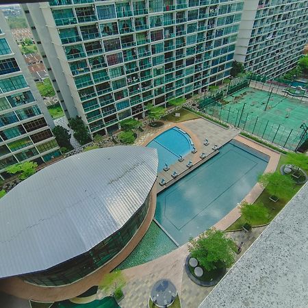 Mount Austin Ikea, Aeon 10Mins -Pool View- C115 Lägenhet Johor Bahru Exteriör bild