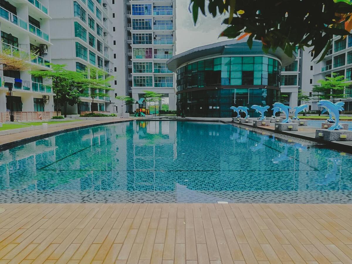 Mount Austin Ikea, Aeon 10Mins -Pool View- C115 Lägenhet Johor Bahru Exteriör bild